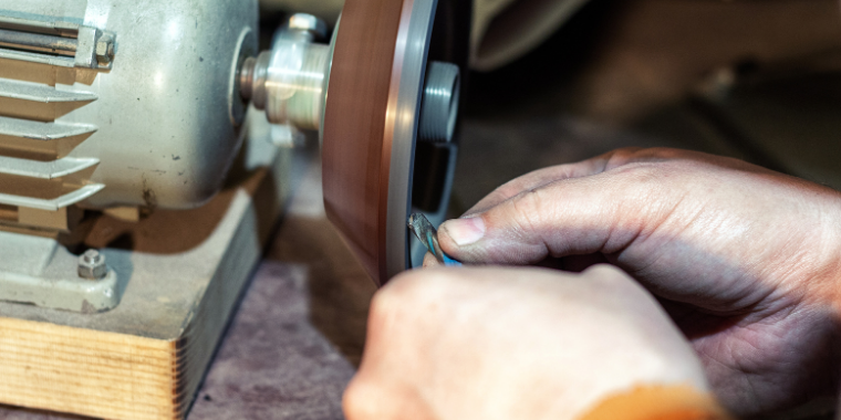 Pulido de una herramienta de mecanizado