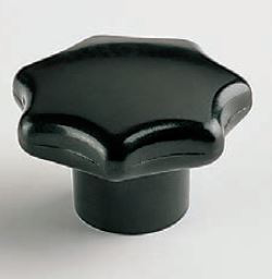 DIN 6336 con casquillo roscado.